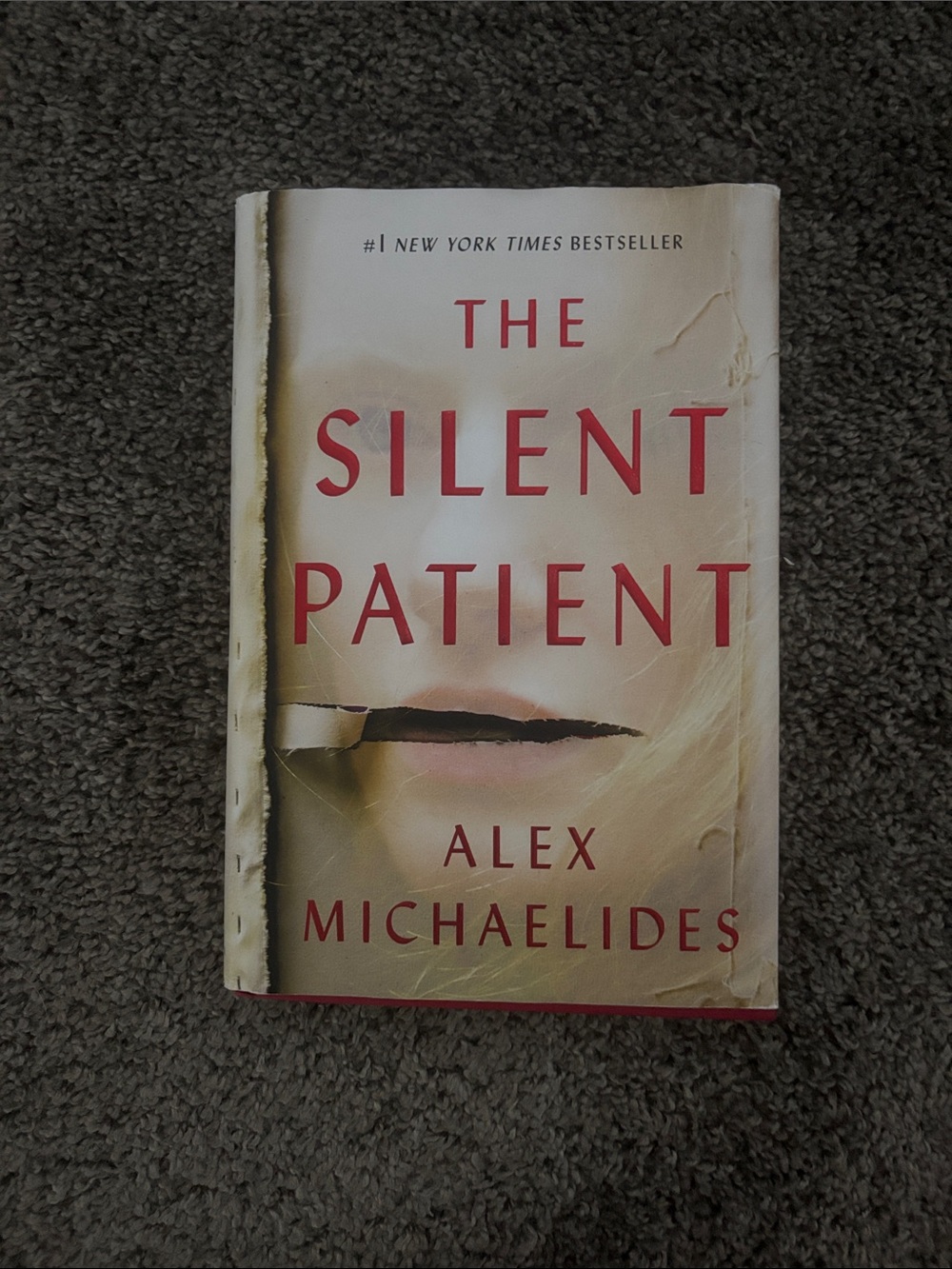 The Silent Patient Hardcover Book Alex Michaelides Fiction Thriller White Red OS